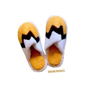 FUZZY ZIGZAG SLIPPERS WONEN COLOR YELLOW SIZE 7-8